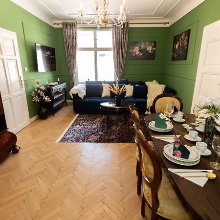 New, Stylish And Spacious Apartment บราติสลาวา ภายนอก รูปภาพ