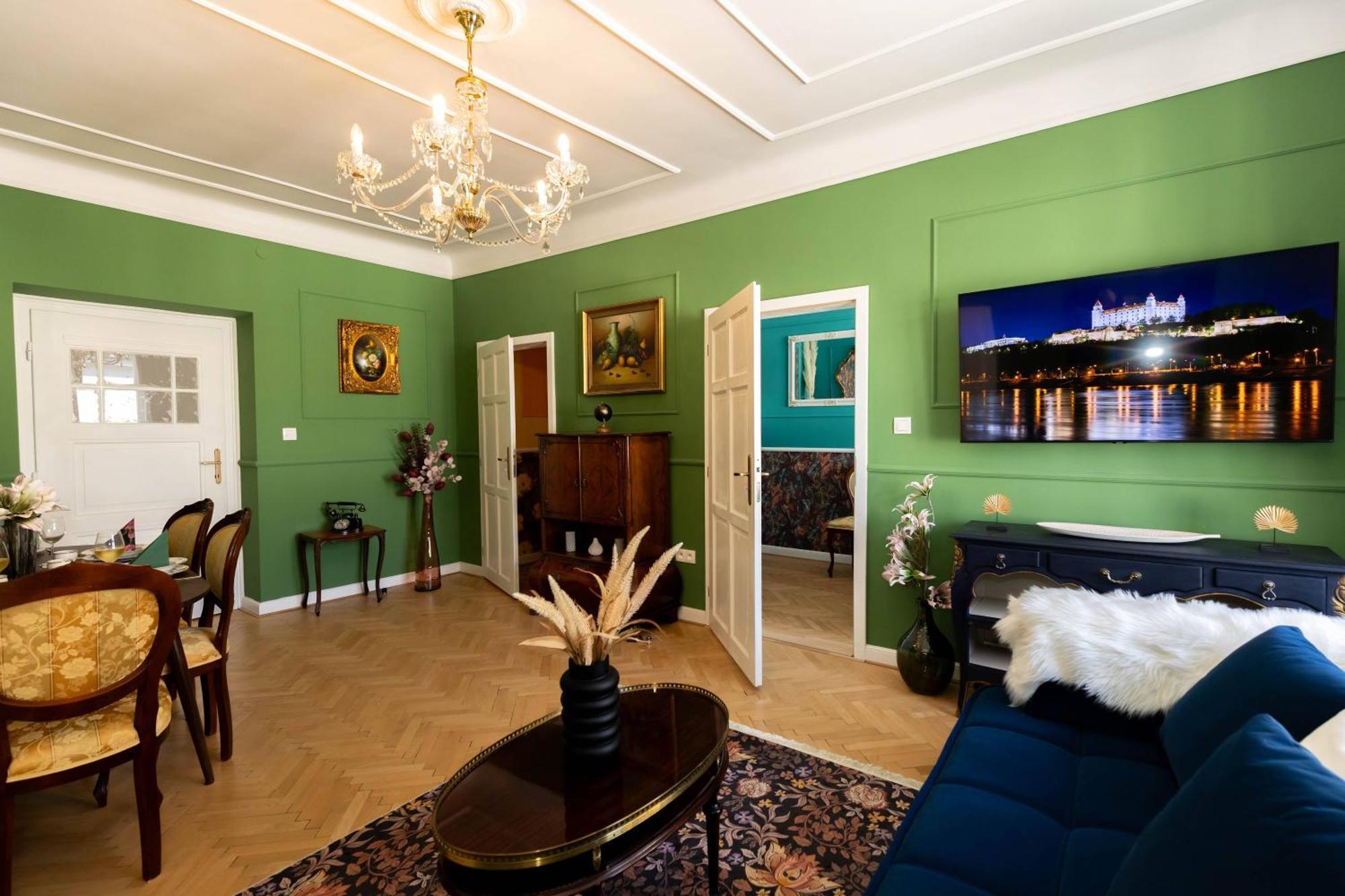 New, Stylish And Spacious Apartment บราติสลาวา ภายนอก รูปภาพ