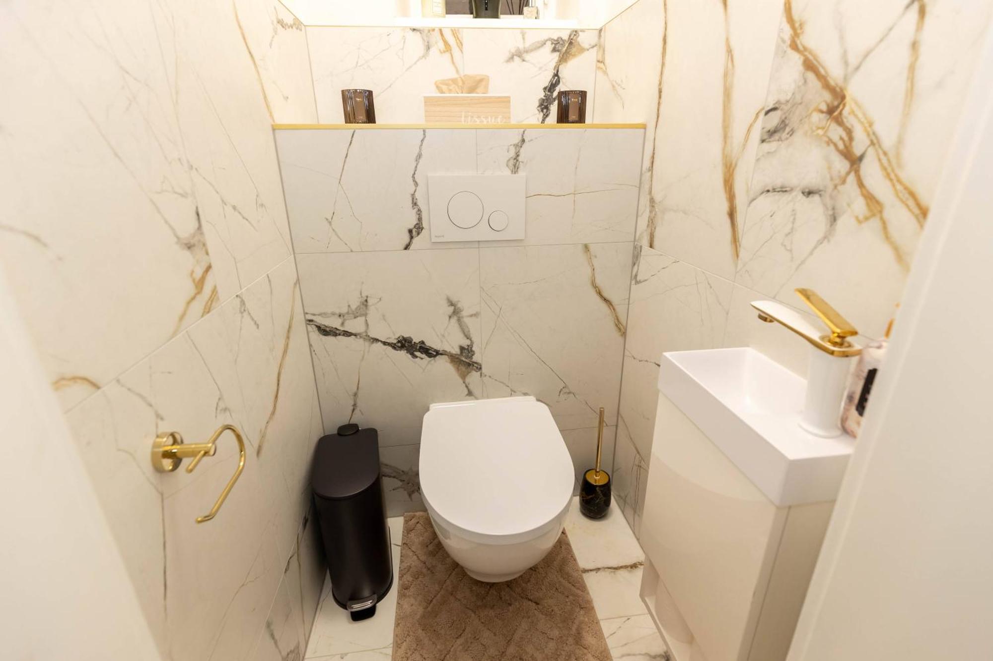 New, Stylish And Spacious Apartment บราติสลาวา ภายนอก รูปภาพ