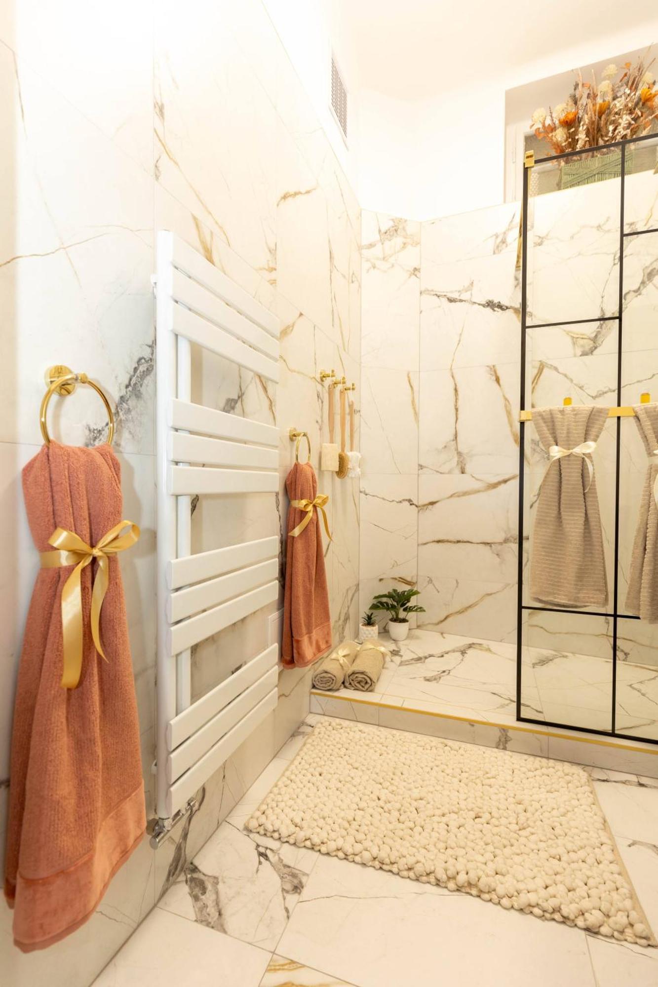 New, Stylish And Spacious Apartment บราติสลาวา ภายนอก รูปภาพ