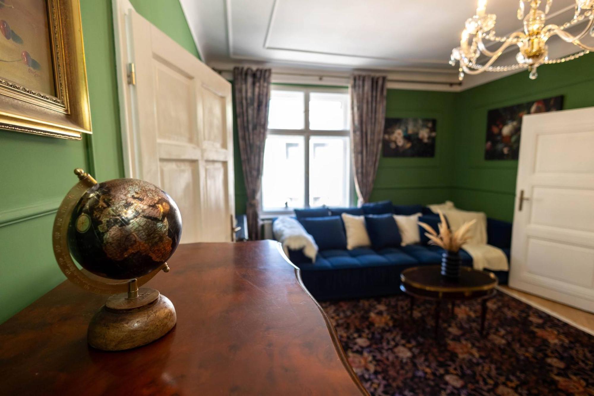 New, Stylish And Spacious Apartment บราติสลาวา ภายนอก รูปภาพ